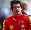 cercano-di-rubare-l’orologio-a-carlos-sainz,-ma-il-pilota-li-blocca