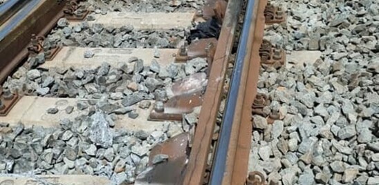 muore-travolto-sui-binari-mentre-guarda-i-fuochi-d’artificio