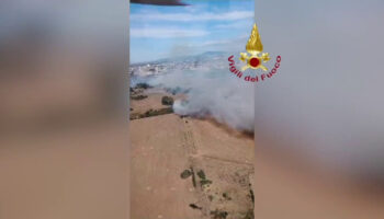 incendio-a-pomezia,-fiamme-minacciano-abitazioni