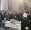 i-funerali-del-musicista-ucciso,-lungo-applauso-all’arrivo-del-feretro 