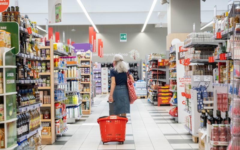 consumi,-a-luglio-le-vendite-al-dettaglio-sopra-le-attese