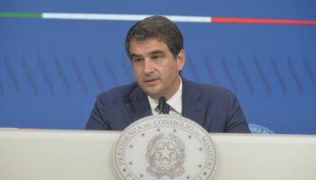 fitto-“45-milioni-a-lampedusa-per-il-disagio-che-l’isola-subisce”