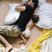  genitori-perdono-oltre-2-mesi-di-sonno-nel-primo-anno-del-loro-bimbo 