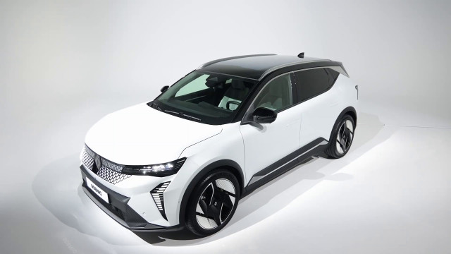 nuovo-renault-scenic-e-tech-electric,-vettura-per-le-famiglie