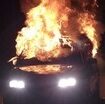 non-accetta-la-separazione-e-da-fuoco-all’auto-del-‘rivale’
