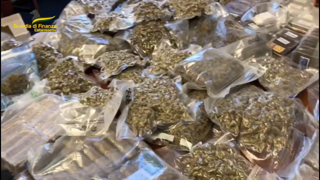 caltanissetta,-operazione-“colpo-secco”.-sequestrati-120-kg-di-droga