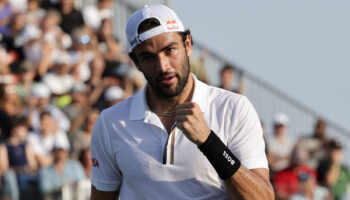 berrettini-in-panchina-a-bologna-per-sostenere-azzurri-in-coppa-davis