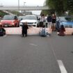 milano,-blitz-ultima-generazione.-bloccato-viale-fulvio-testi
