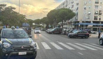 roma,-blitz-a-tor-bella-monaca.-due-arresti,-trovate-300-dosi-droga