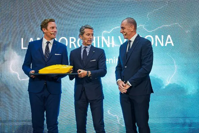 inaugurato-a-verona-il-primo-showroom-lamborghini-del-triveneto