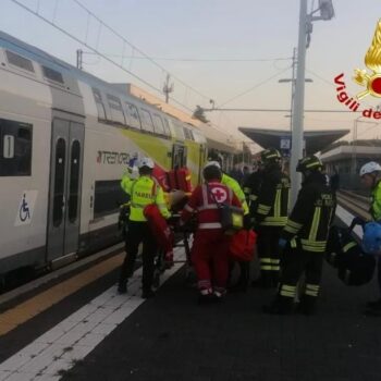 cusano-milanino,-giovane-si-getta-sotto-un-treno.-ferito-lievemente