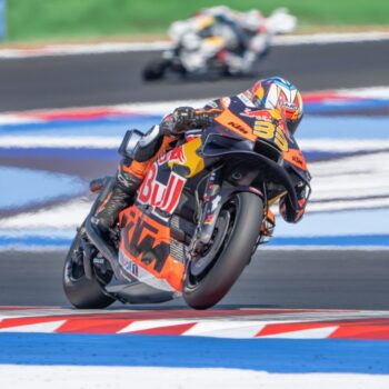 binder-mette-tutti-in-fila-nel-venerdi-di-motegi