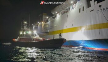 incendio-sul-traghetto-da-lampedusa-a-porto-empedocle,-salvi-tutti-i-passeggeri