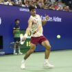 tennis,-a-pechino-alcaraz-batte-musetti-e-vola-ai-quarti