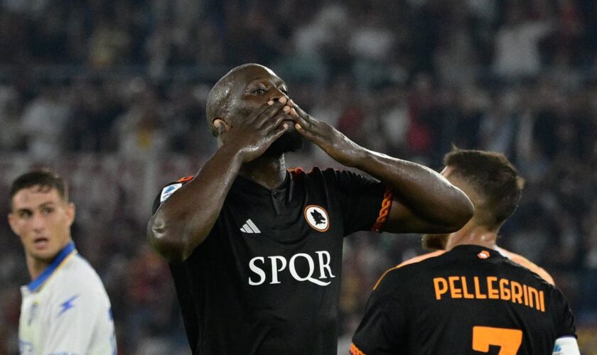 la-roma-batte-2-0-il-frosinone,-a-segno-lukaku-e-pellegrini