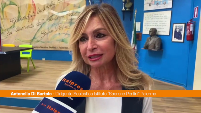 cesare-cremonini-inaugura-campo-sportivo-in-una-scuola-di-palermo