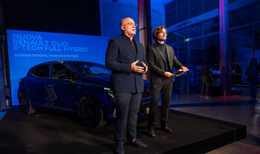 lancio-in-streaming-per-la-nuova-renault-clio-e-tech-full-hybrid