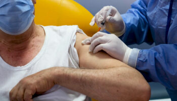 vaccini-anti-covid,-al-via-la-distribuzione-delle-dosi-in-tutta-italia