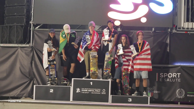 show-sul-lido-di-roma-per-i-mondiali-di-skateboarding-park