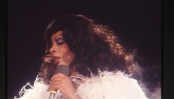 su-sky-“love-to-love-you,-donna-summer”-dedicato-alla-“queen-of-disco”