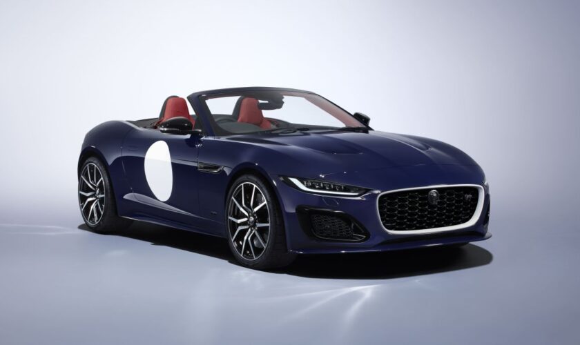 f-type-zp-edition,-l’ultima-sportiva-a-benzina-del-giaguaro