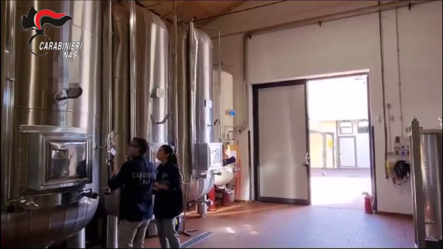 nas-sequestrano-300-mila-litri-di-vini,-multe-per-290-mila-euro