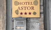 la-piccola-kata-ancora-non-si-trova:-si-scava-nel-cortile-dell’ex-hotel-astor 