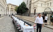 al-ghetto-di-roma-tavola-shabbat-imbandita-per-gli-ostaggi-di-hamas