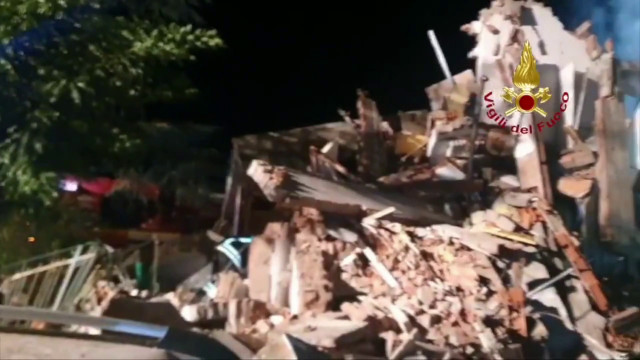 esplosione-e-crollo-di-una-palazzina-nel-ferrarese,-le-immagini