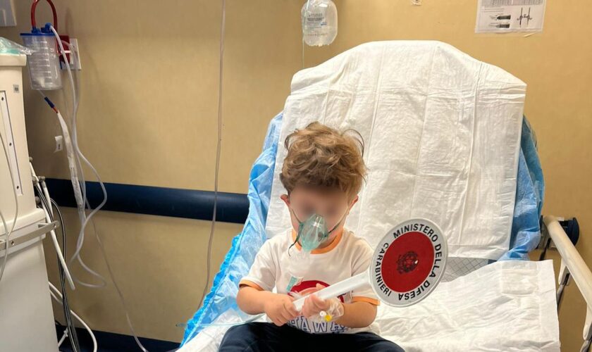 bimbo-in-shock-anafilattico-a-torre-del-greco,-soccorso-dai-carabinieri