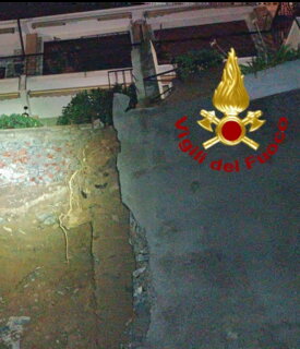 maltempo:-crollo-muraglione-genova,-16-le-persone-evacuate