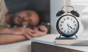 l’ora-solare-mette-a-rischio-il-sonno.-cosa-mangiare-per-dormire