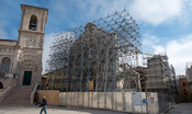 si-torna-a-celebrare-messa-nella-basilica-di-norcia-distrutta-dal-sisma-del-2016