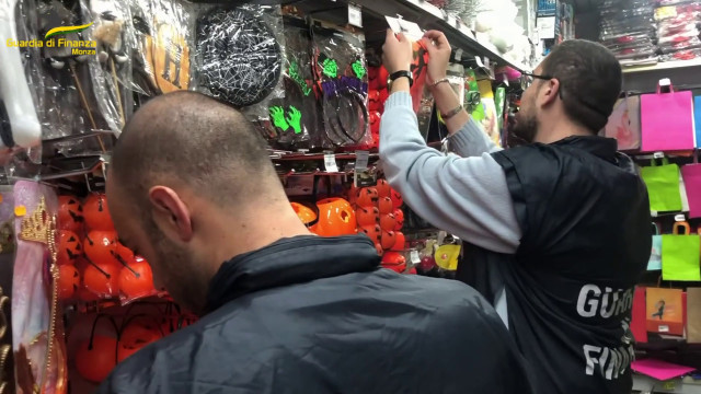 halloween,-gdf-sequestra-4-mln-di-prodotti-non-sicuri