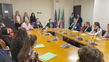 liguria,studenti-universitari-a-lezione-tecnica-legislativa-in-consiglio
