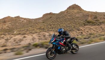 bmw-presenta-la-nuova-m-1000-xr