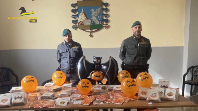 halloween,-sequestrati-a-napoli-oltre-100.000-prodotti-contraffatti