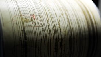 oltre-130-morti-e-un-centinaio-di-feriti-per-il-terremoto-in-nepal