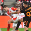 la-roma-cade-a-praga,-lo-slavia-passa-per-2-0