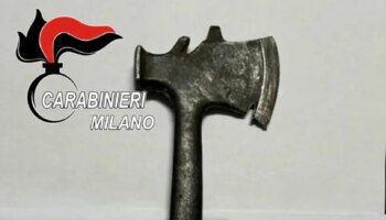 paderno-dugnano,-minaccia-i-carabinieri-con-un’ascia.-arrestato