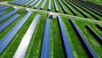 dall’ue-1,7-miliardi-di-aiuti-per-gli-impianti-agrivoltaici