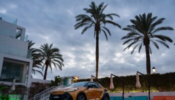 nuovo-toyota-ch-r,-dal-design-forte-e-distintivo