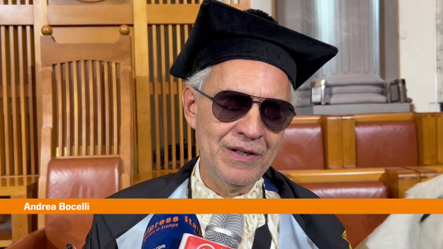 bocelli-riceve-laurea-honoris-causa-dalla-federico-ii-di-napoli