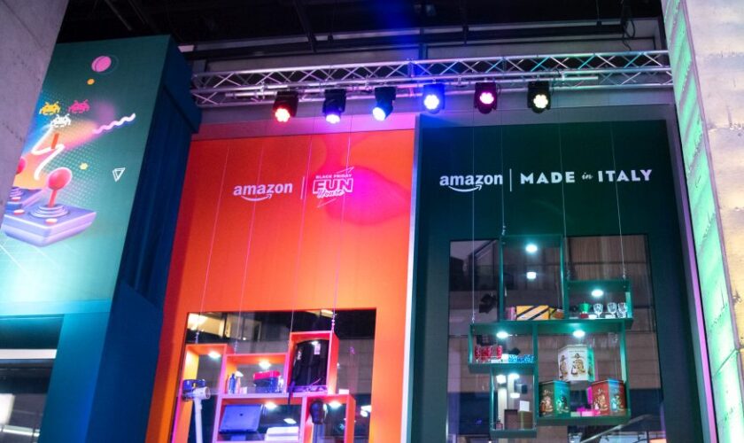 black-friday,-apre-a-milano-la-“fun-house”-di-amazon
