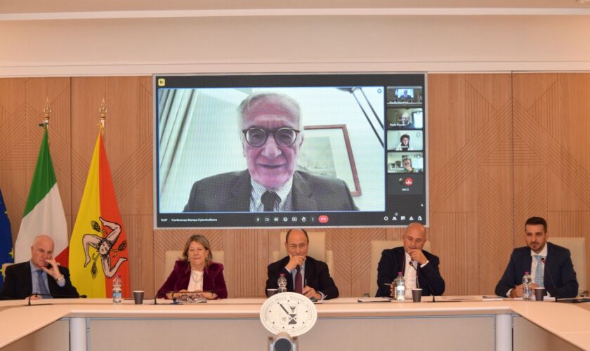 bullismo-e-cyberbullismo,-progetto-della-regione-siciliana-in-oltre-800-scuole