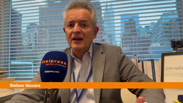 usa-2024:biden-mangia-tacchino-ma-non-ringrazia,-trump-spaventa-e-gode