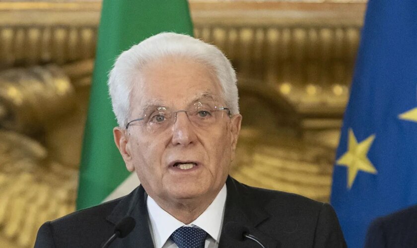 social,-mattarella-“non-sovrapporre-la-realta-virtuale-a-quella-reale”