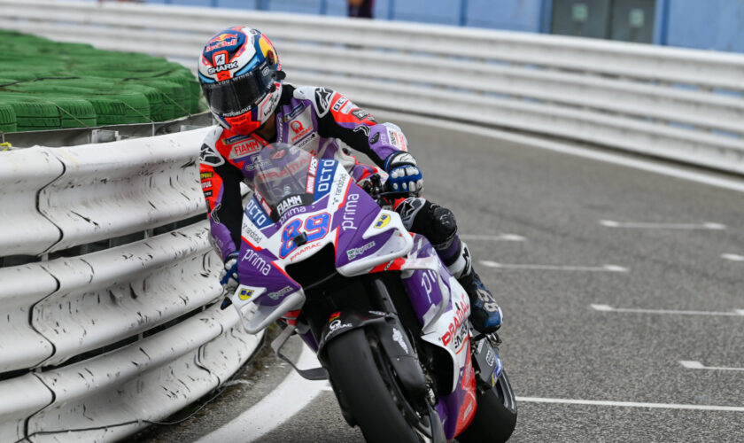 martin-vince-la-sprint-al-gp-di-valencia,-bagnaia-quinto