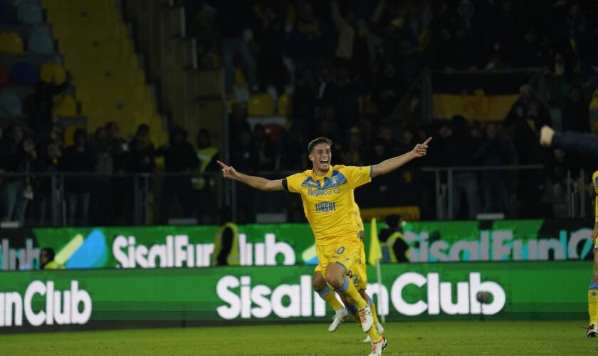 monterisi-nel-recupero,-il-frosinone-batte-2-1-il-genoa