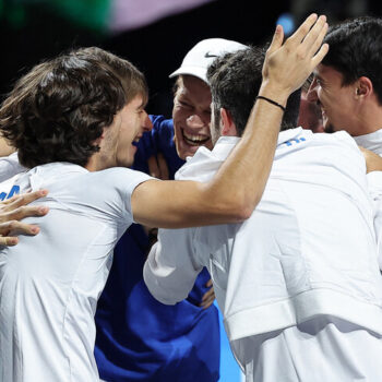 sinner-e-arnaldi-schiacciano-l’australia,-l’italia-vince-la-coppa-davis-dopo-47-anni